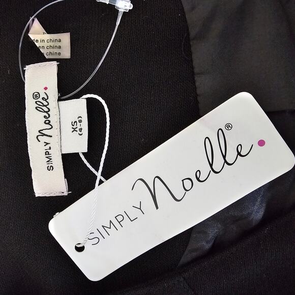 NWT Simply Noelle Black Chiffon & Knit Zip-Up Jacket, Size 4-6**

New with tag, - Picture 8 of 9